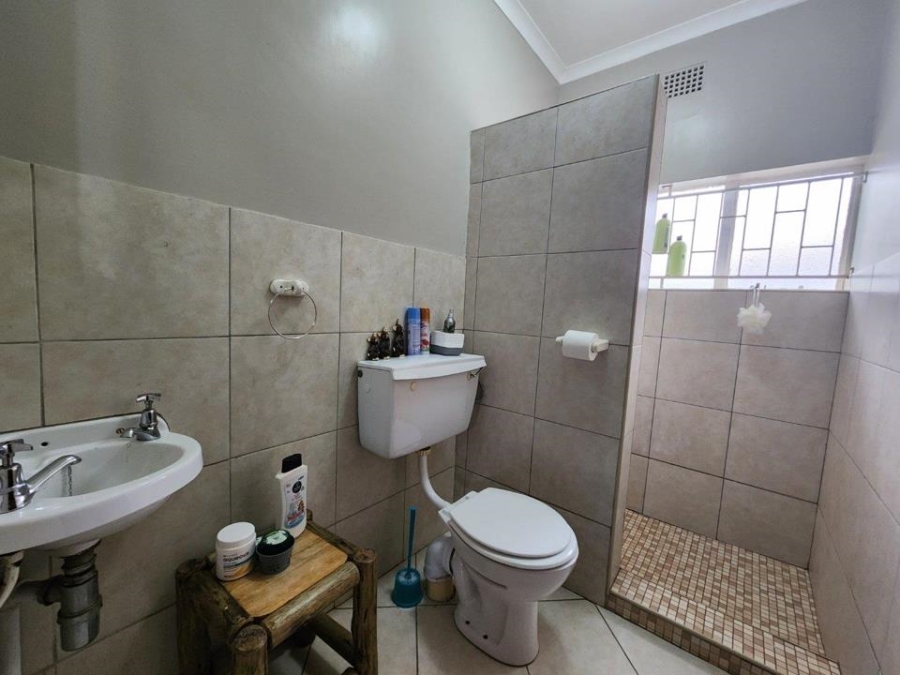 4 Bedroom Property for Sale in Bergzicht Western Cape